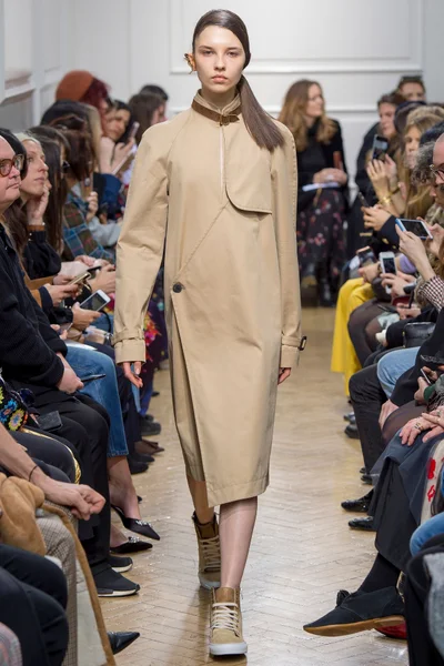 Look 14